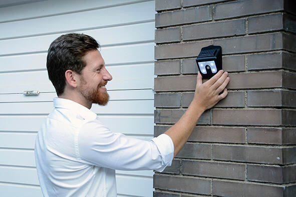 Lámpara Solar LED con Sensor de Movimiento para Exterior